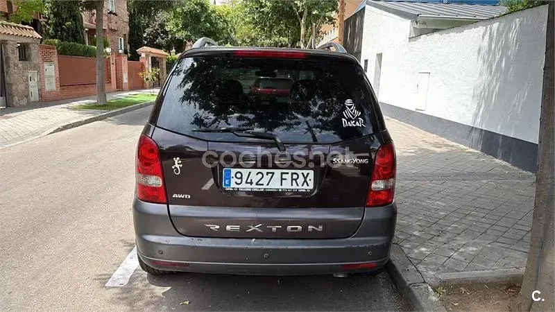 Usado SsangYong Rexton II Limited 165 CV (121 kW) 2007 Granate SUV