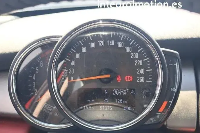 Usado Mini Cooper 136 CV (100 kW) 2019 Rojo Utilitario
