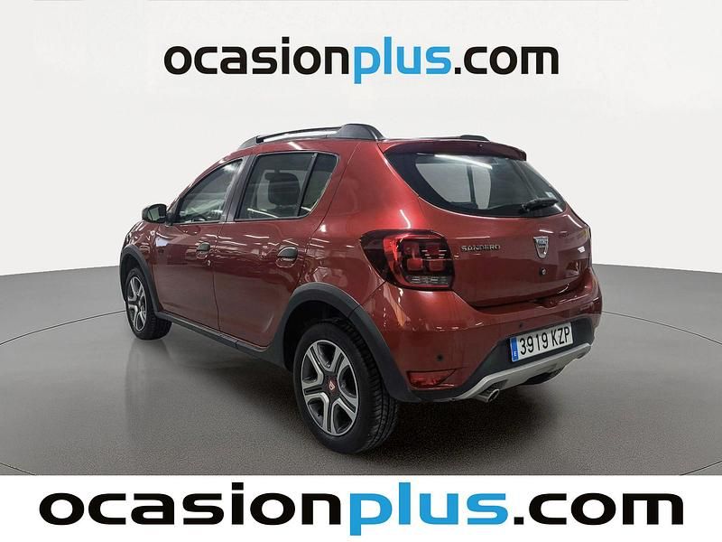 Usado Dacia Sandero 90 CV (66 kW) 2019 Rojo Utilitario