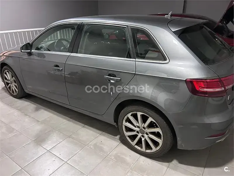 Używany Audi A3 Sport 110 KM (80 kW) 2017 Szary Sedan/Limuzyna