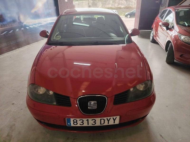 Usado Seat Ibiza 100 CV (73 kW) 2006 Rojo Utilitario