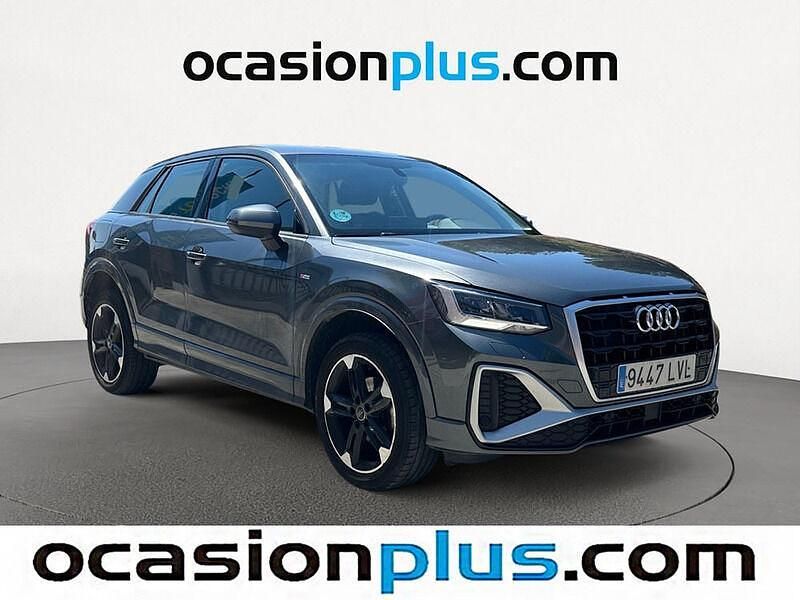 Usado Audi Q2 S-Line 116 CV (85 kW) 2021 Gris / plata SUV