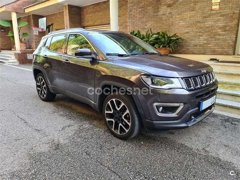 Usado Jeep Compass Limited 170 CV (125 kW) 2020 Gris / plata SUV