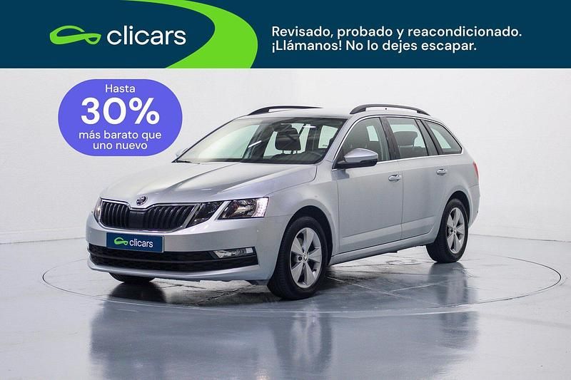Usado Skoda Octavia Ambition 130 CV (95 kW) 2020 Gris / plata Familiar