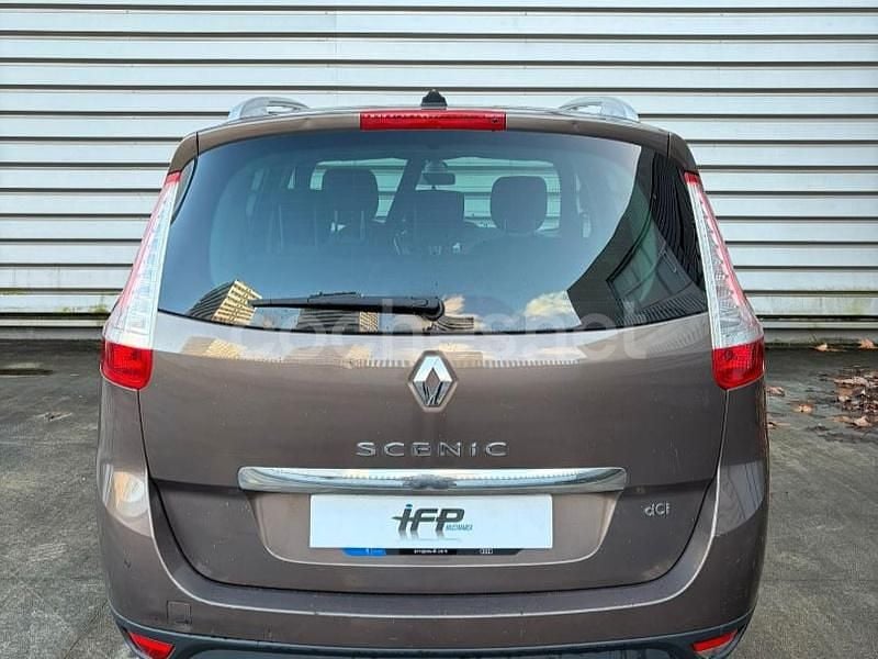 Usado Renault Grand Scénic III Dynamique 131 CV (96 kW) 2013 Marrón Monovolumen