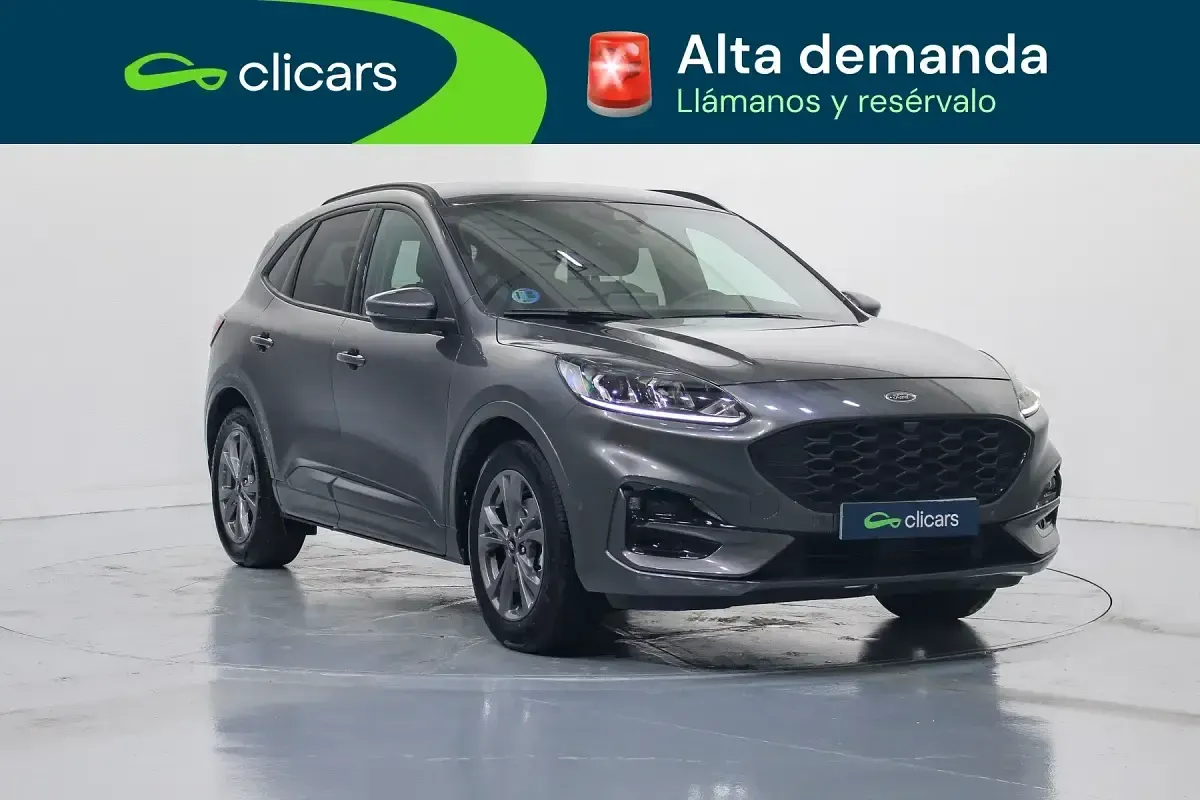 Usado Ford Kuga ST-Line 191 CV (140 kW) 2024 Gris / plata SUV