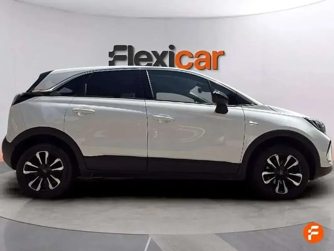 Usado Opel Crossland Elegance 131 CV (96 kW) 2024 Blanco SUV