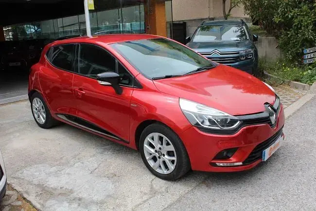 Usado Renault Clio LIMITED 74 CV (54 kW) 2019 Rojo