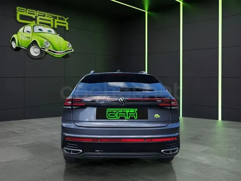 Usado VW Taigo R-line 110 CV (80 kW) 2022 Gris / plata SUV