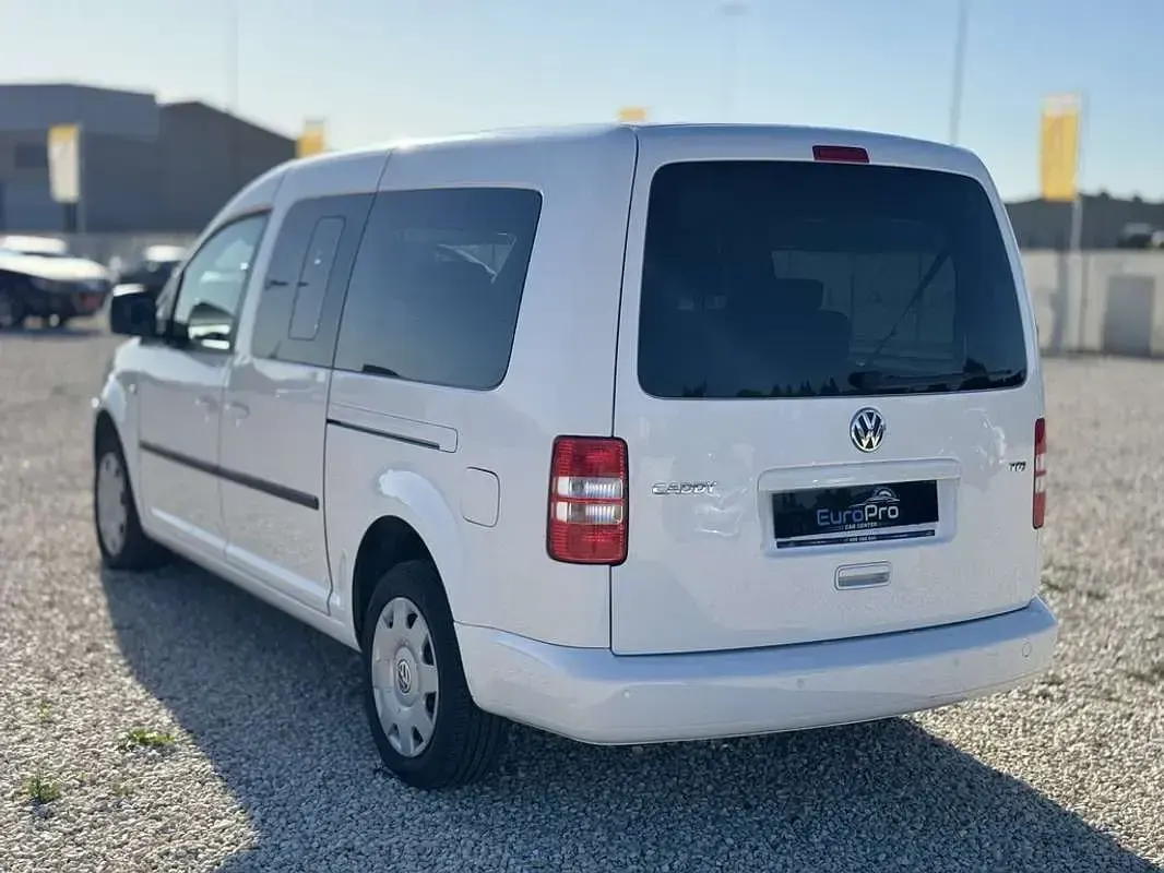 Usado VW Caddy Maxi Trendline 102 CV (75 kW) 2015 Blanco Monovolumen