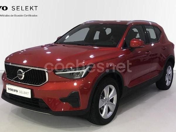 Granate Usado 2024 Volvo XC40 Core SUV | 30.990 € (Precio justo) - Imagen 1/4