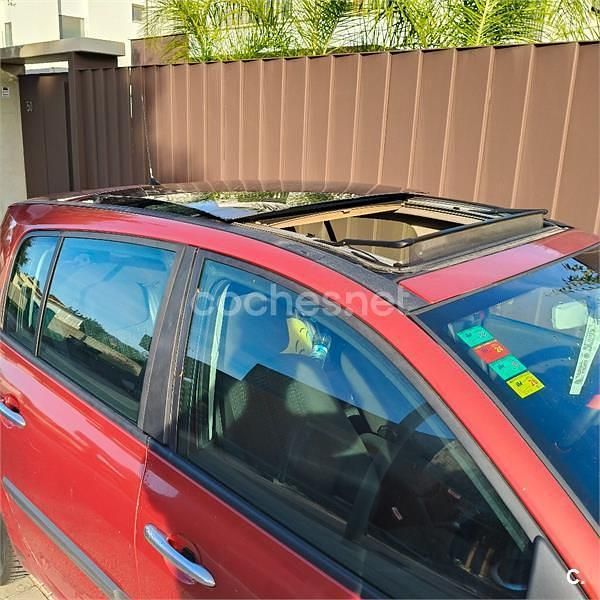 Usado Renault Mégane GrandTour Dynamique 130 CV (95 kW) 2006 Granate Familiar