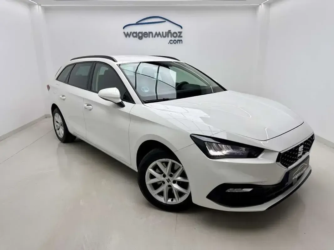 Usado Seat Leon ST Style 116 CV (85 kW) 2021 Blanco Familiar