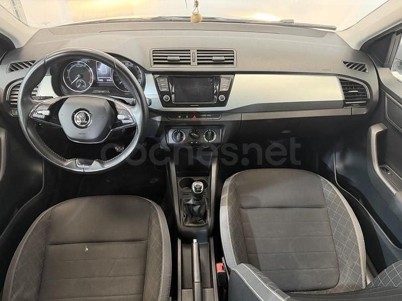 Usado Skoda Fabia Ambition 95 CV (69 kW) 2021 Gris / plata Berlina