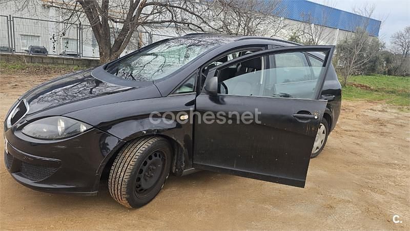 Usado Seat Altea XL Reference 105 CV (77 kW) 2007 Negro Monovolumen