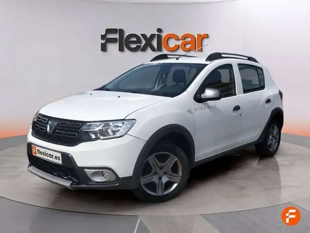 Usado Dacia Sandero Acces 75 CV (55 kW) 2020 Blanco Utilitario
