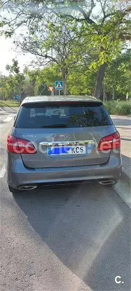 Usado Mercedes B200 AMG line 136 CV (100 kW) 2017 Gris / plata Monovolumen