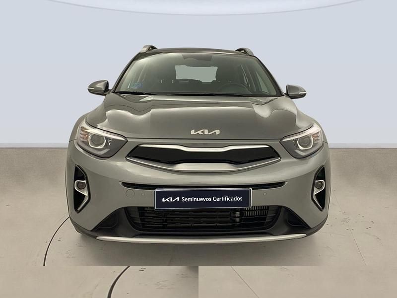 Usado Kia Stonic 100 CV (73 kW) 2025 Gris SUV