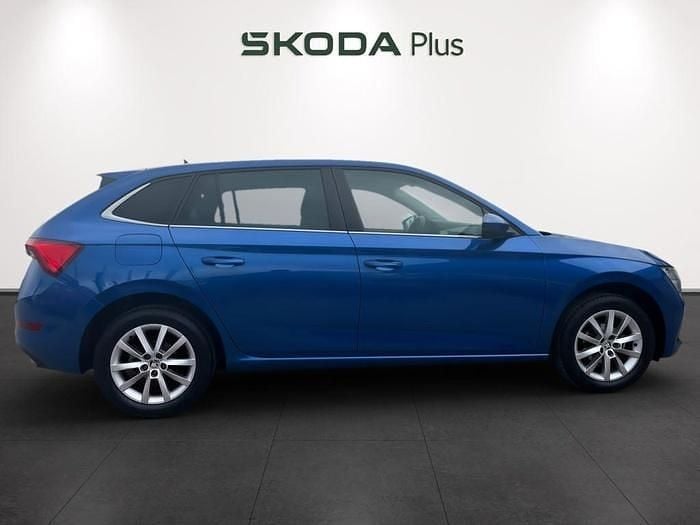 Usado Skoda Scala Ambition 95 CV (69 kW) 2022 Azul Utilitario