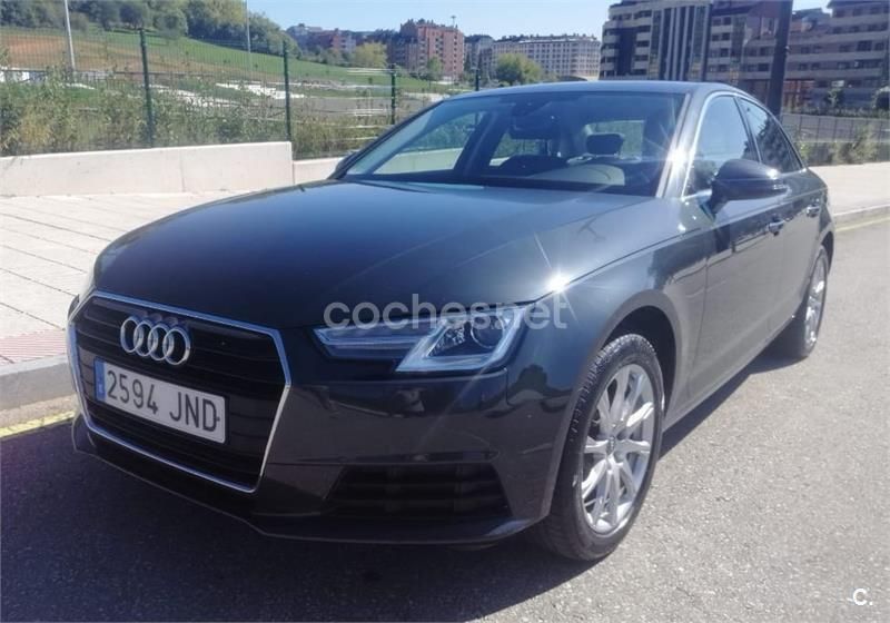Usado Audi A4 Advanced 150 CV (110 kW) 2016 Gris / plata Berlina