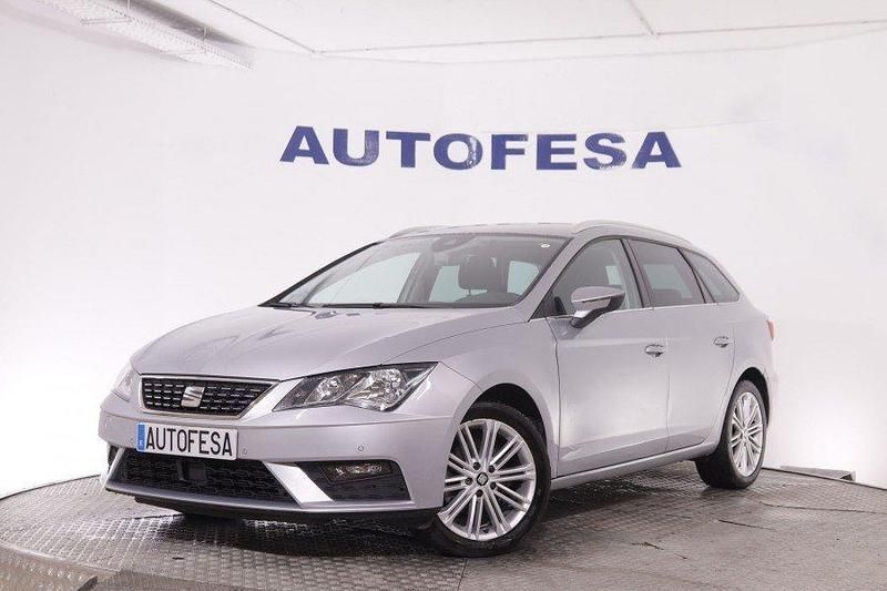 Usado Seat Leon ST 130 CV (95 kW) 2020 Plata Familiar