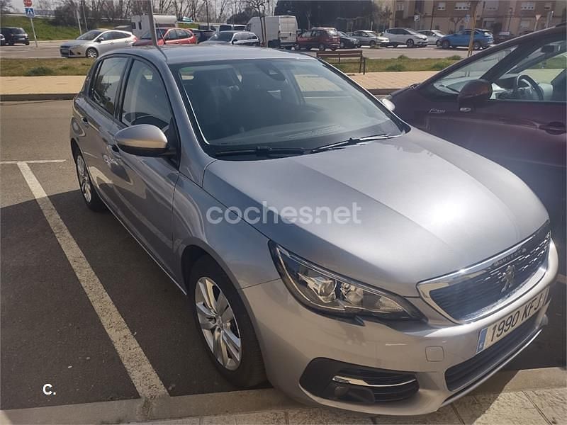 Usado Peugeot 308 Active 130 CV (95 kW) 2017 Gris / plata Berlina