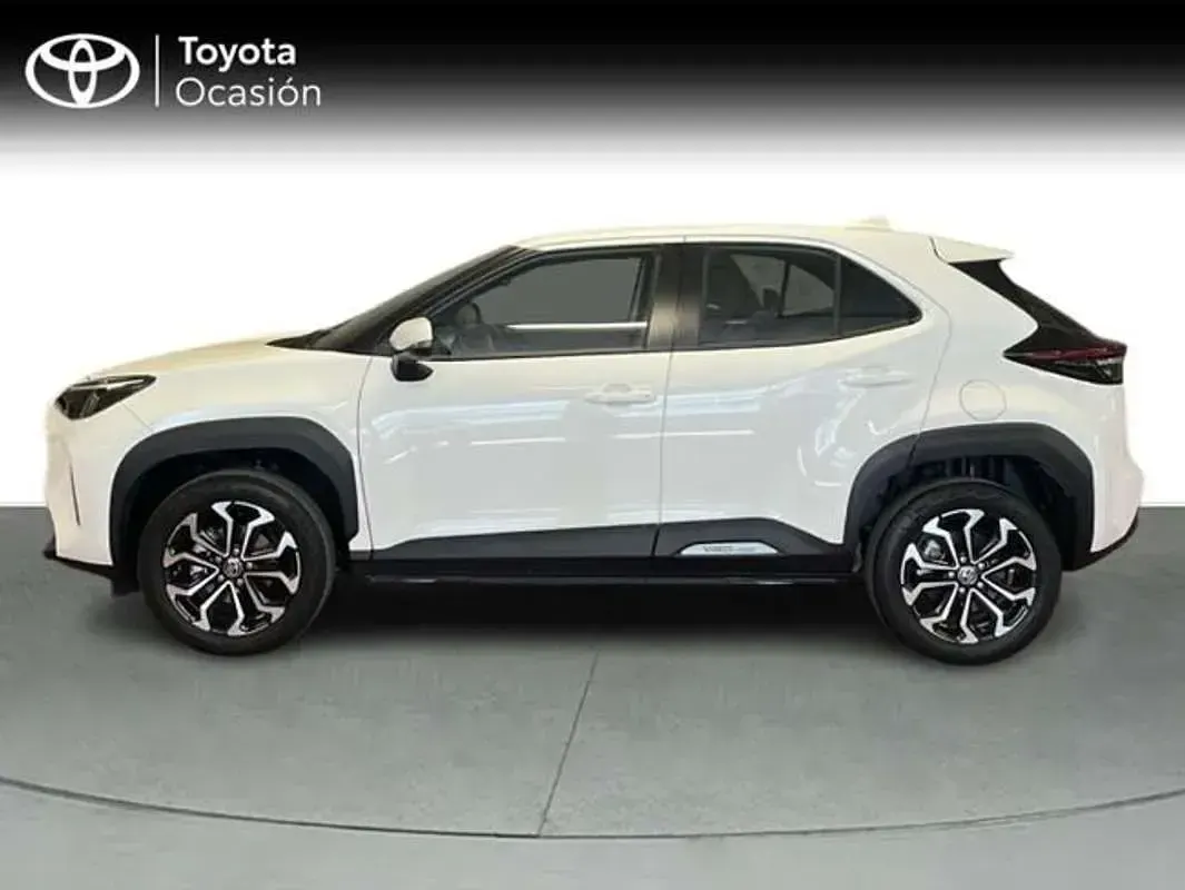 Usado Toyota Yaris Cross Active 116 CV (85 kW) 2023 Blanco SUV