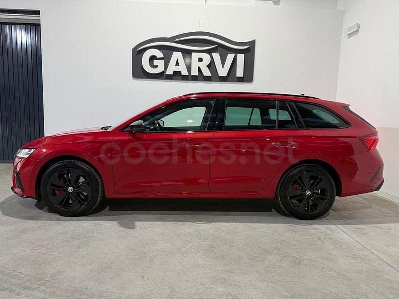 Usado Skoda Octavia RS 245 CV (180 kW) 2021 Rojo Familiar