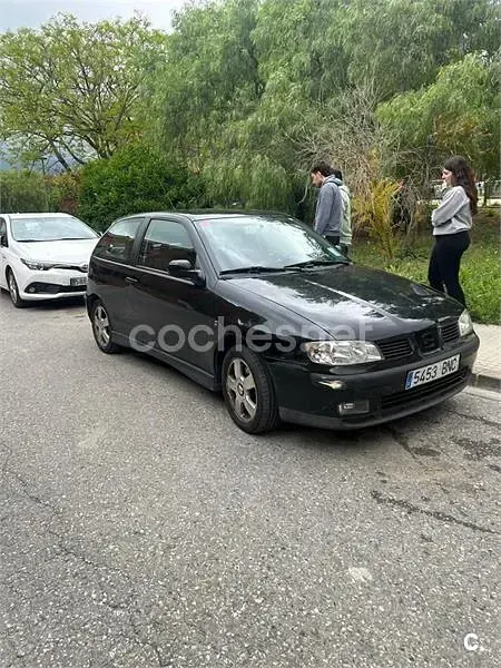 Usado Seat Ibiza 110 CV (80 kW) 2001 Negro Utilitario