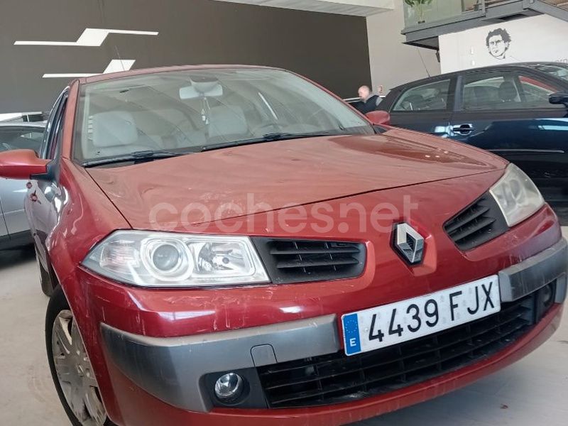 Granate Usado 2008 Renault Mégane III Authentique Berlina | 2200 € (Precio justo) - Imagen 1/4