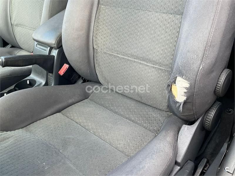 Usado VW Passat Advance 130 CV (95 kW) 2005 Gris / plata Familiar