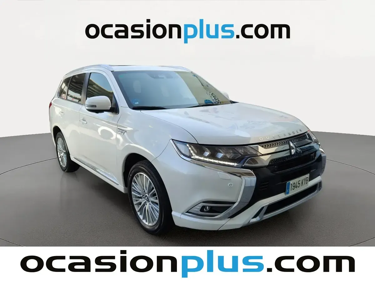 Usado Mitsubishi Outlander P-HEV 224 CV (164 kW) 2019 Blanco SUV