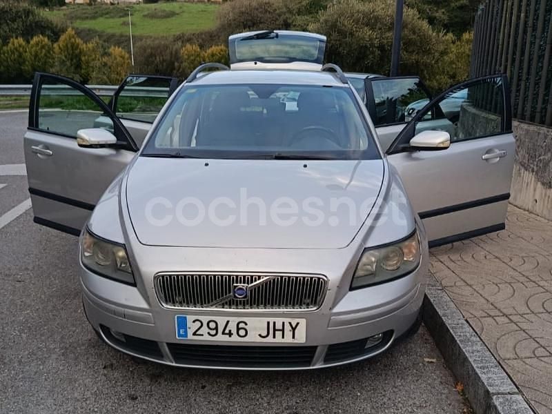 Gris / plata Usado 2006 Volvo V50 Momentum Familiar | 3990 € (Precio justo) - Imagen 1/4