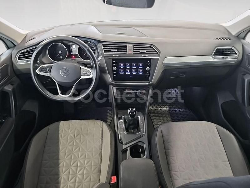 Usado VW Tiguan Life 122 CV (89 kW) 2023 Blanco SUV