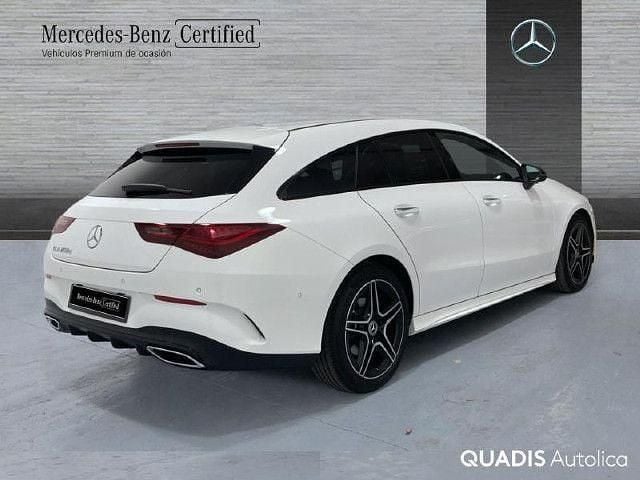 Usado Mercedes CLA200 Shooting Brake AMG line 150 CV (110 kW) 2025 Blanco polar Familiar