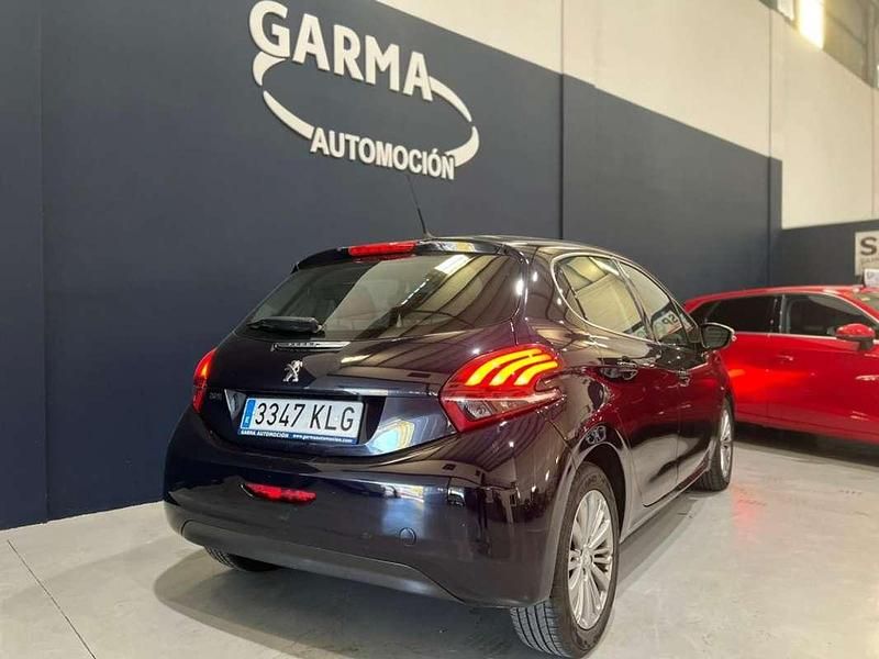 Usado Peugeot 208 Allure 110 CV (80 kW) 2018 Burdeos Utilitario