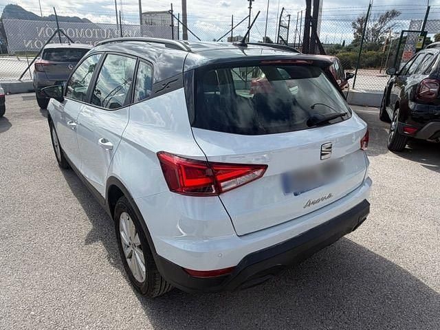 Usado Seat Arona Style 110 CV (80 kW) 2022 Blanco SUV