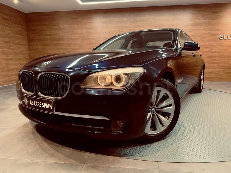 Usado BMW 740 326 HP (239 kW) 2012 Azul Sedan