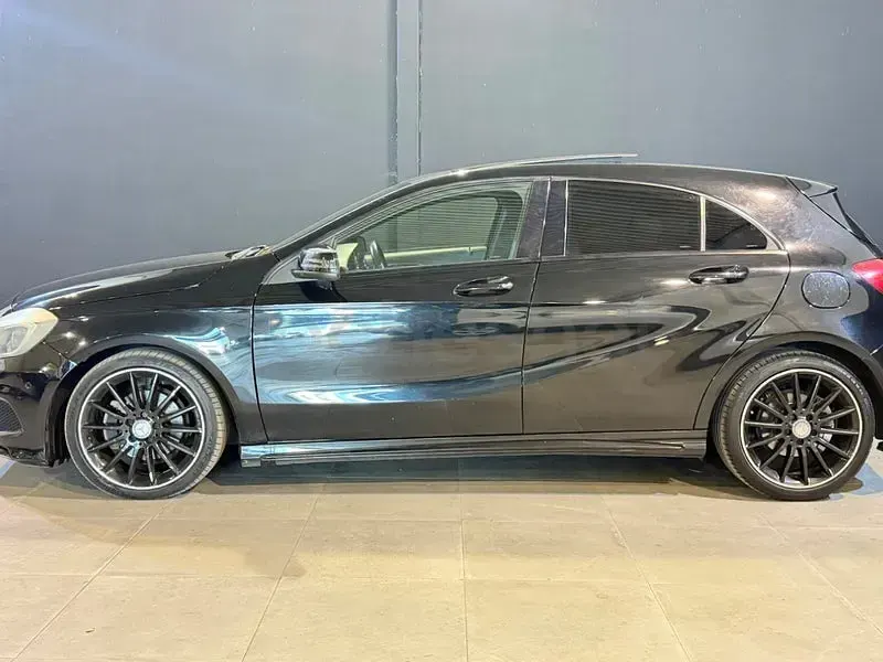 Usado Mercedes A200 AMG line 136 CV (100 kW) 2014 Negro Berlina