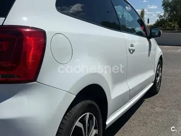 Usado VW Polo Edition 75 CV (55 kW) 2015 Blanco Berlina
