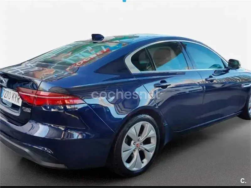 Usado Jaguar XE 180 CV (132 kW) 2019 Azul Berlina
