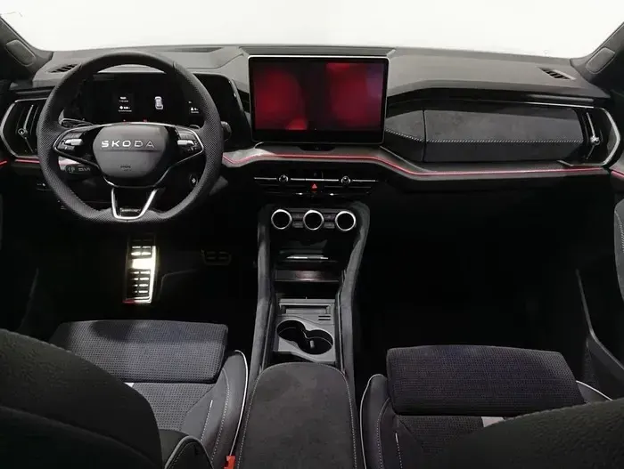 Usado Skoda Kodiaq SportLine 204 CV (150 kW) 2026 Gris plata SUV