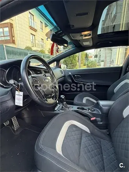 Usado Kia Ceed GT GT-Line 136 CV (100 kW) 2017 Rojo Berlina