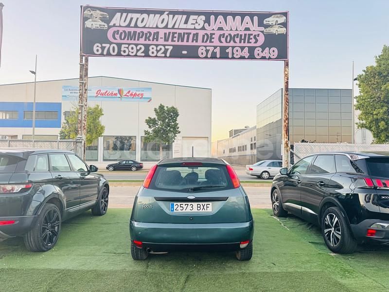 Usado Ford Focus Ghia 100 CV (73 kW) 2002 Verde Berlina