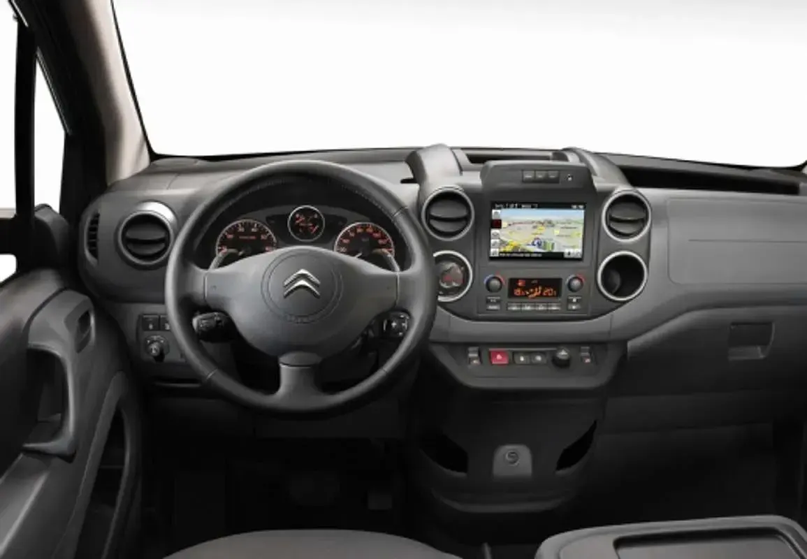 Usado Citroën Berlingo 99 CV (72 kW) 2019 Blanco Monovolumen