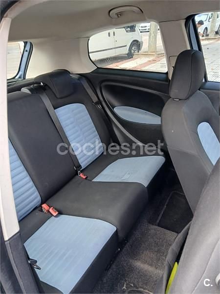 Azul Usado 2006 Fiat Grande Punto Dynamic Utilitario | 1900 € (Precio justo) - Imagen 1/4