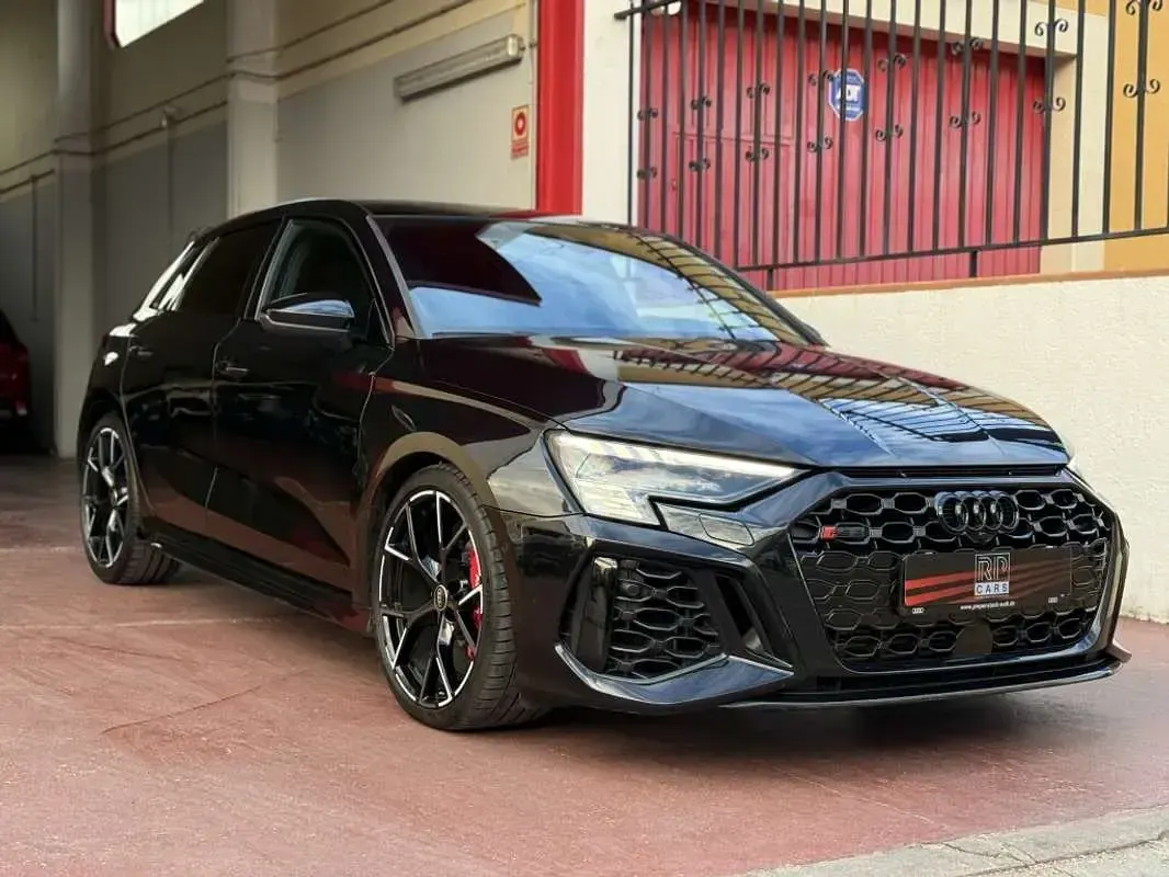 Usado Audi RS3 Sportback 400 CV (294 kW) 2022 Negro Utilitario