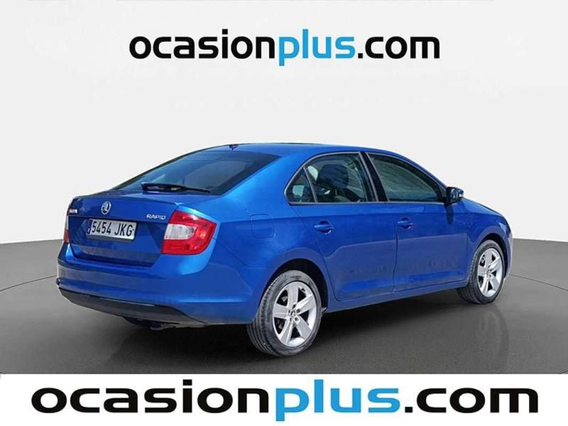 Usado Skoda Rapid Elegance 122 CV (89 kW) 2015 Azul Utilitario