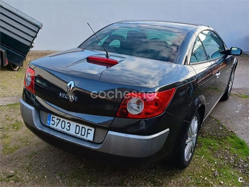 Usado Renault Mégane Cabriolet Privilege 120 CV (88 kW) 2004 Negro Descapotable
