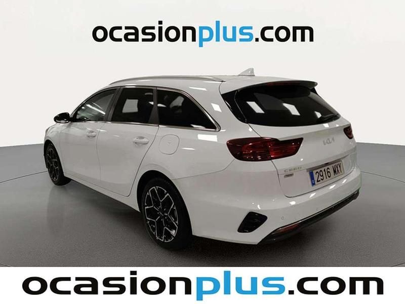 Usado Kia Ceed Style 101 CV (74 kW) 2025 Blanco Utilitario